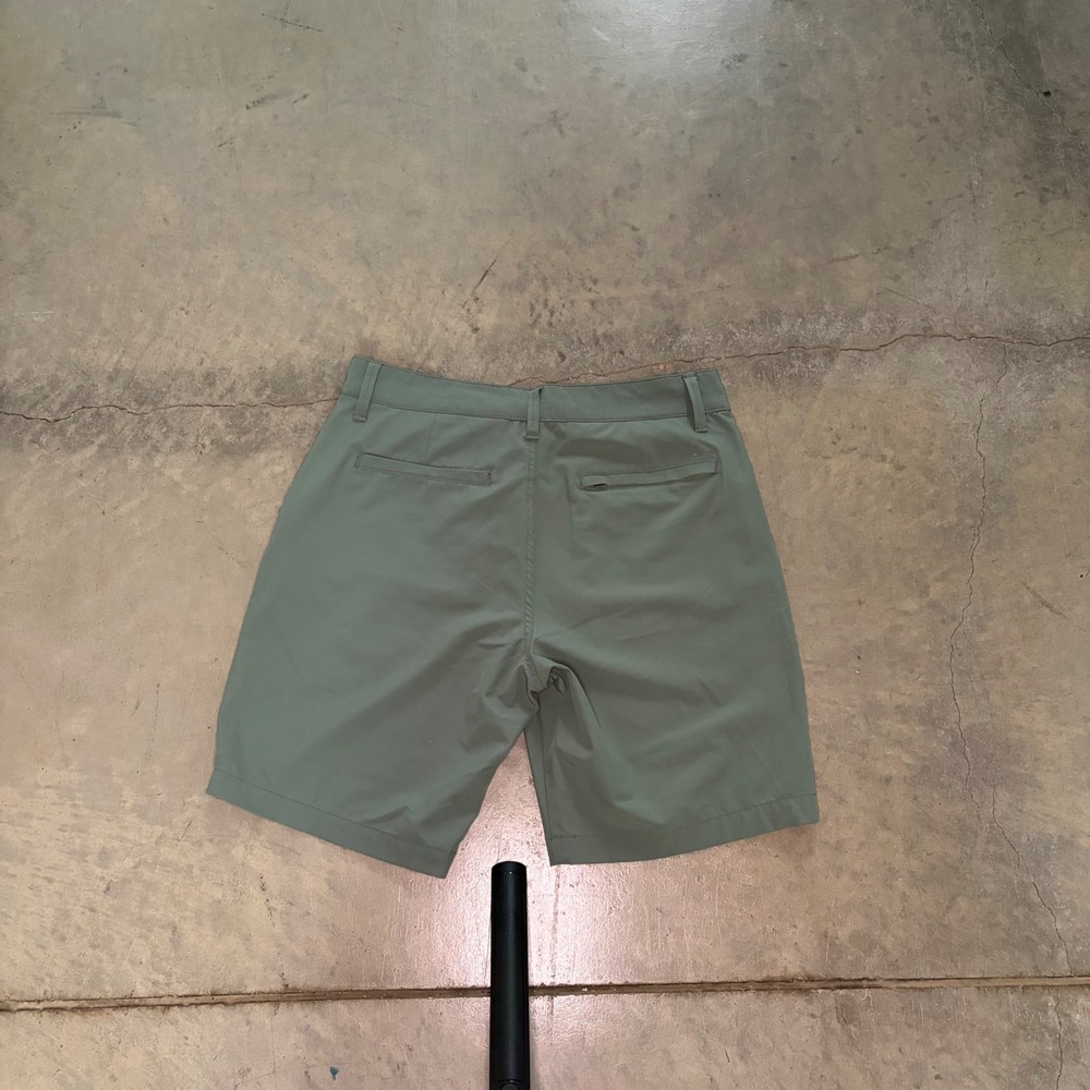 Unionbay UB Tech Shorts Mens 30 Green Excellent Classic Fit Stretch RN60307 - Picture 3 of 7